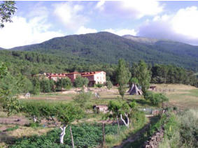 Granja Escuela Casavieja, Casavieja (vila)